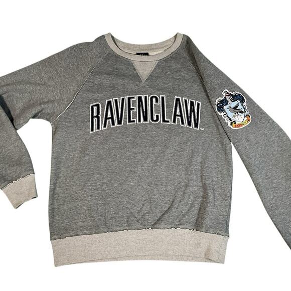 Harry Potter Ravenclaw Gray Crewneck Sweater Wizarding World Universal Size M - Picture 1 of 12